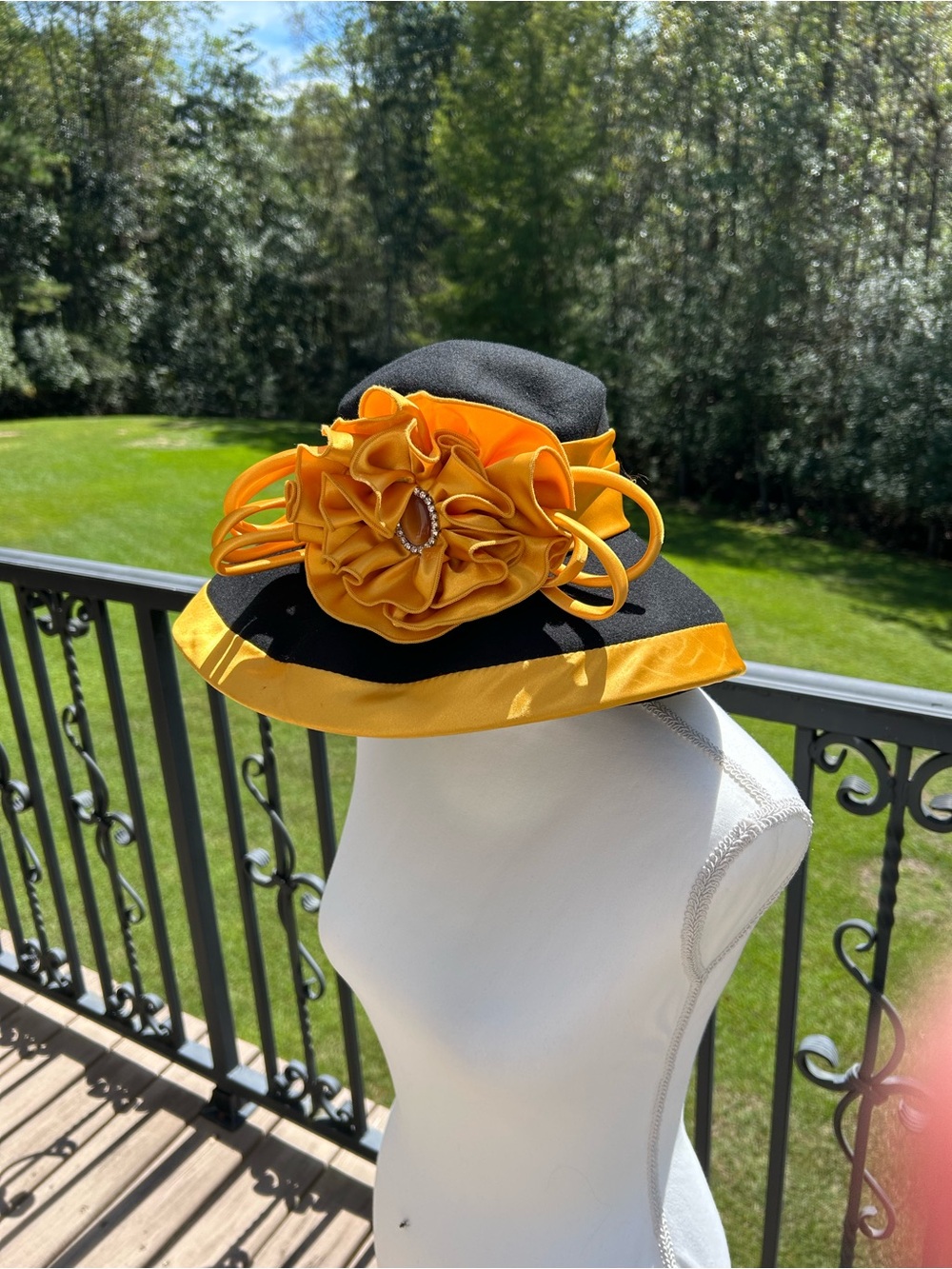 Vintage Something Special 100% Wool Felt Black and Gold Kentucky Derby Hat